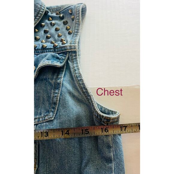 Forever 21 Women’s Large Embellished Distressed Light Wash Denim Vest - Picture 6 of 12